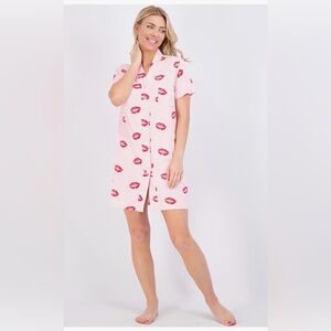🌸. Women's Pink Lip Print Button-Up Nightshirt